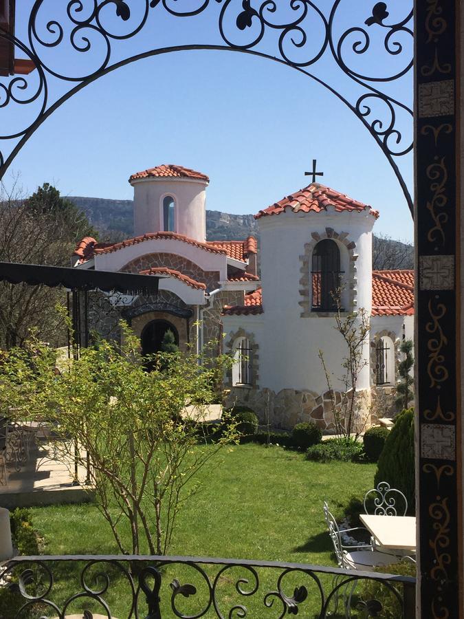 Villa St. Michael Madara Buitenkant foto