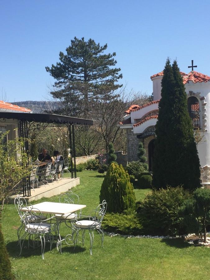 Villa St. Michael Madara Buitenkant foto