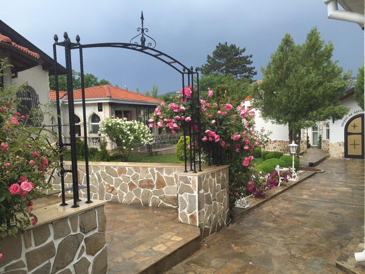 Villa St. Michael Madara Buitenkant foto