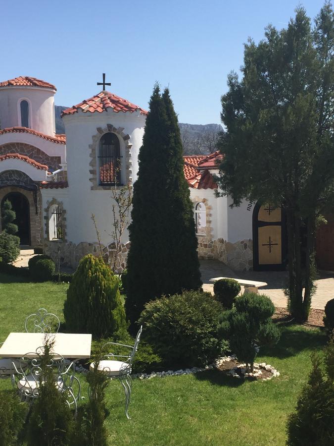 Villa St. Michael Madara Buitenkant foto