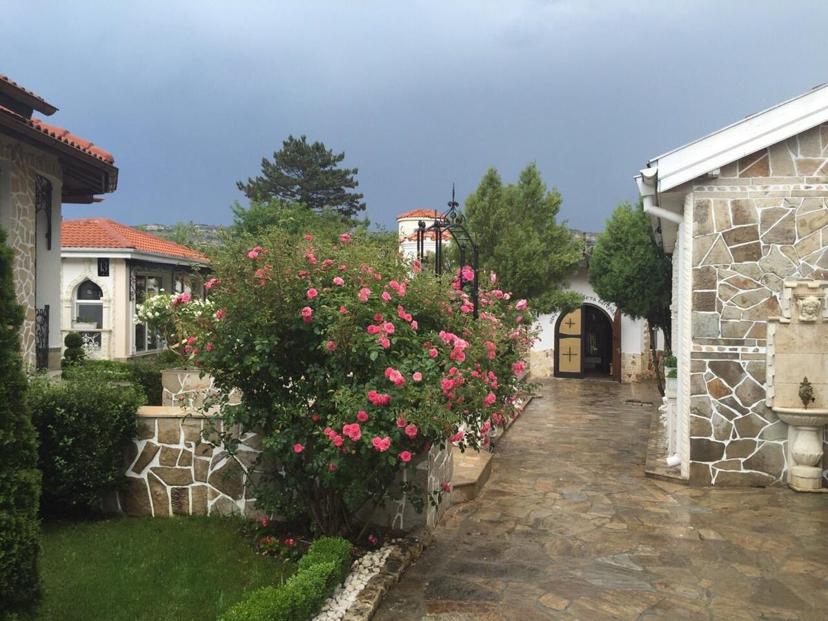 Villa St. Michael Madara Buitenkant foto