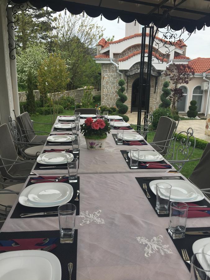 Villa St. Michael Madara Buitenkant foto