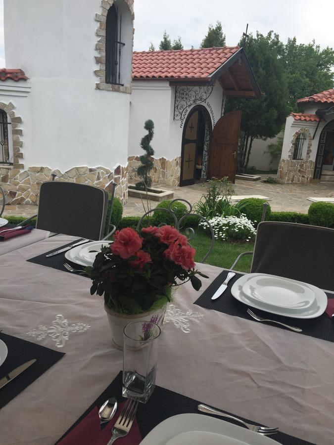 Villa St. Michael Madara Buitenkant foto