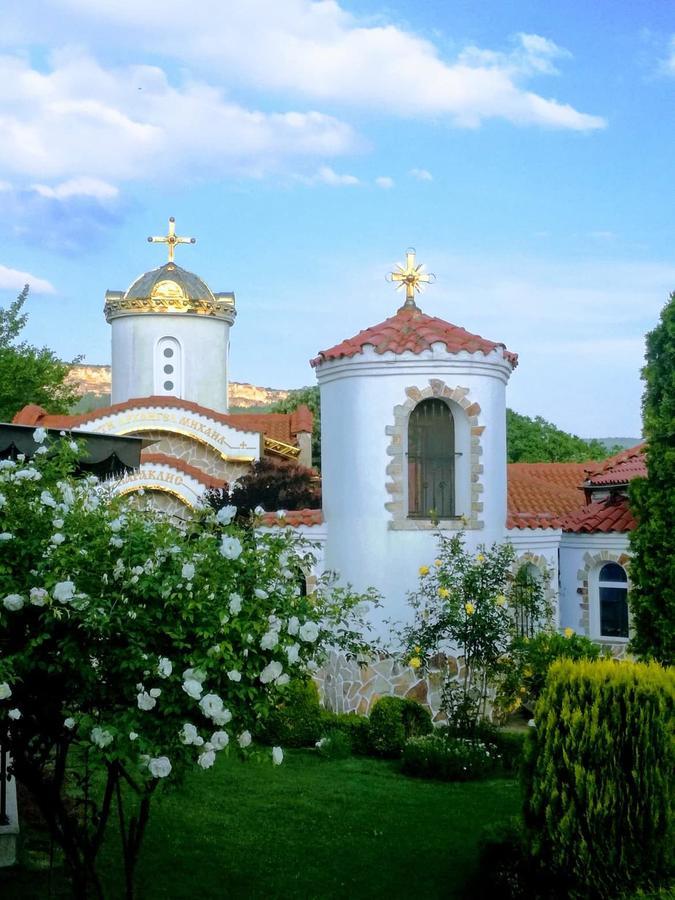 Villa St. Michael Madara Buitenkant foto
